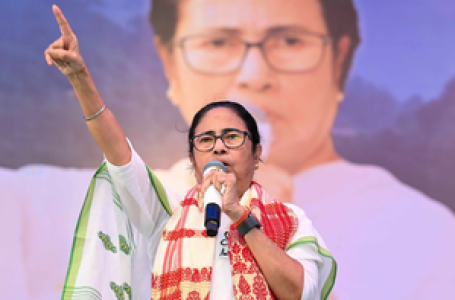 रामनवमी पर मुर्शिदाबाद में हुई झड़प के लिए ममता ने चुनाव आयोग को ठहराया जिम्मेदार