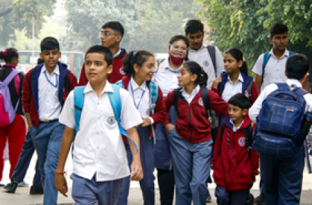 हीट वेव के चलते नोएडा और गाजियाबाद में 8वीं तक स्कूल बंद