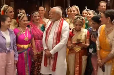 रूसी सांस्कृतिक कलाकारों से पीएम मोदी ने की मुलाकात, पूछे ये सवाल