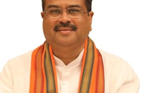 शिक्षा मंत्री धर्मेंद्र प्रधान ने कहा- हम संविधान के प्रति प्रतिबद्ध, नहीं पढ़ाई जाएगी मनुस्मृति
