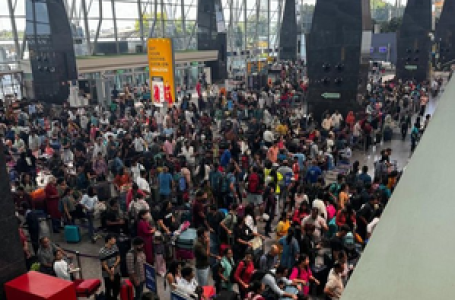 इंडिगो के बुकिंग सिस्टम में तकनीकी खराबी से यात्री परेशान, एयरपोर्ट पर लगी लंबी कतारें