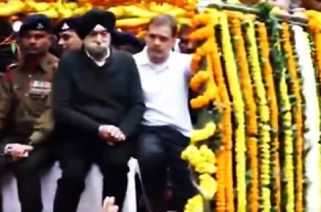 डॉ मनमोहन सिंह की अंतिम यात्रा, पार्थिव देह के साथ वाहन में मौजूद रहे राहुल गांधी