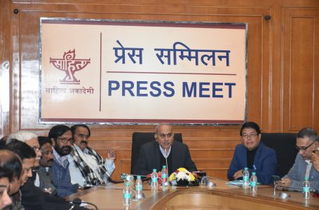 21 लेखकों को मिला साहित्य अकादमी पुरस्कार हिंदी में मिला गगन गिल को पुरस्कार8 मार्च को मिलेगा यह पुरस्कार