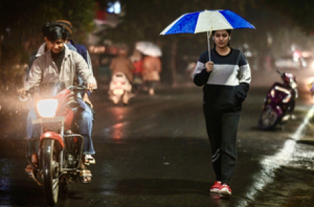 एनसीआर में येलो अलर्ट जारी, बारिश के बावजूद नहीं घटा प्रदूषण, 350 के पार एक्यूआई