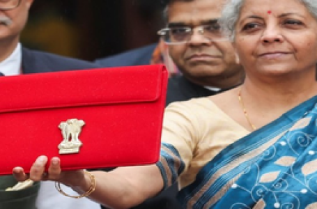 देश के स्कूलों में कम्प्यूटर और इंटेटनेट सुविधा में बढ़ोतरी हुई दुनिया में उच्च शिक्षा के सबसे अधिक छात्र भारत में निर्मला सीतारमण :आर्थिक सर्वेक्षण