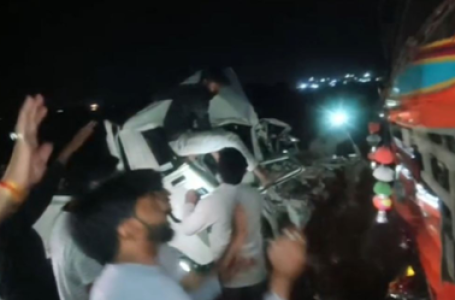 मध्य प्रदेश में सड़क हादसा,  टैंकर से टकराए वाहन, सात की मौत