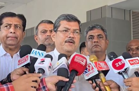 दाऊदी बोहरा समुदाय के वक्फ कानून को समर्थन पर मुकुल वासनिक ने कहा, मामला सुप्रीम कोर्ट में, फैसले का इंतजार करें