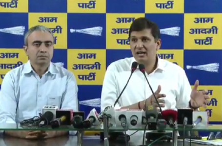 दिल्ली में निजी स्कूलों की फीस वृद्धि पर बवाल, ‘आप’ का भाजपा पर ‘शिक्षा माफिया’ से गठजोड़ का आरोप