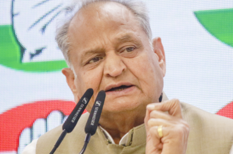 केंद्र सरकार को साफ करना चाहिए कि भारत-पाकिस्तान के बीच कोई तीसरा व्यक्ति नहीं चाहिए : अशोक गहलोत