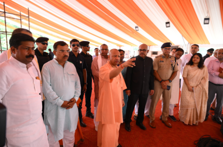 पीएम मोदी के कानपुर दौरे को लेकर सीएम योगी ने परखीं तैयारियां, जनसभा स्थल का किया निरीक्षण
