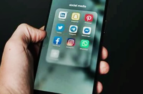 न्यूजीलैंड में 16 साल से कम उम्र के बच्चों के लिए सोशल मीडिया बैन की उठी मांग, सांसद कैथरीन वेड ने रखा प्रस्ताव