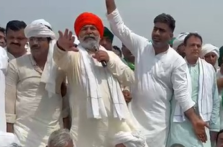 मुजफ्फरनगर : ‘पगड़ी के सम्मान’ में आयोजित महापंचायत में किसानों का सैलाब, राकेश टिकैत हुए बेहोश