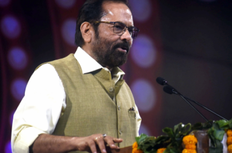 शशि थरूर के बयान पर कांग्रेस-भाजपा में सियासत तेज, नकवी बोले- सुसाइड करना चाहती है ‘परास्त पार्टी’