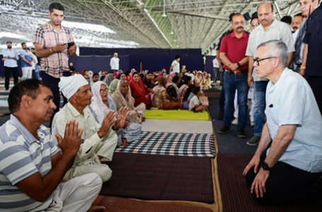 जम्मू-कश्मीर के राजौरी में पाकिस्तान की गोलाबारी में सरकारी अधिकारी की मौत, उमर अब्दुल्ला ने दी जानकारी