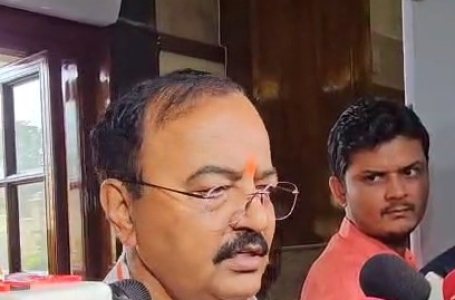 पहलगाम हमले पर सपा नेता की टिप्पणी से मचा सियासी घमासान, योगी सरकार के मंत्रियों ने साधा निशाना