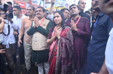 गौतम अदाणी, परिवार के साथ पुरी की जगन्नाथ रथ यात्रा में हुए शामिल