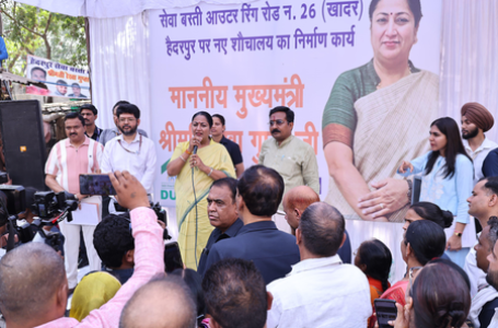 आप और कांग्रेस ने झुग्गीवासियों को वर्षों तक मूर्ख बनाया : सीएम रेखा गुप्ता