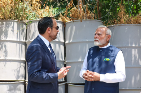 साइप्रस के राष्ट्रपति निकोस क्रिस्टोडोलाइड्स ने पीएम मोदी को दिखाया निकोसिया शहर, प्रधानमंत्री ने जताया आभार