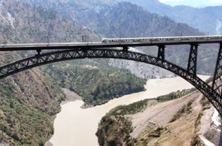 कटरा: वंदे भारत एक्सप्रेस के उद्घाटन से स्थानीय लोगों में खुशी, कहा- क्षेत्र में बढ़ेंगे पर्यटन, व्यापार और रोजगार के अवसर