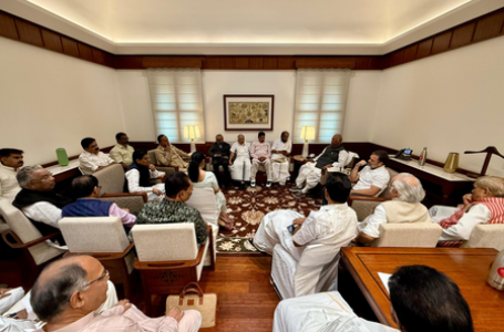 इंडी गठबंधन की बैठक में रणनीति तय, ‘ऑपरेशन सिंदूर’ से लेकर ‘एसआईआर’ समेत कई मुद्दों पर किया जाएगा सरकार का घेराव