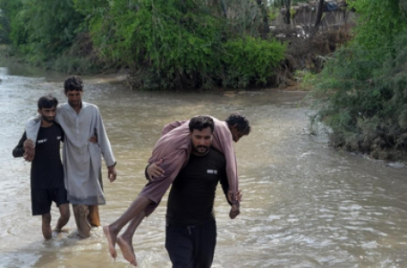 पाकिस्तान में मानसूनी बारिश और बाढ़ ने मचाई तबाही, अब तक 116 की मौत