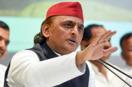 सपा प्रमुख अखिलेश यादव का सवाल, आतंकी हमलों को रोकने के लिए क्या कर रही सरकार?