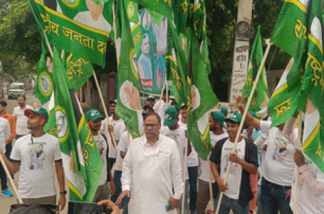 राहुल गांधी की वोटर अधिकार यात्रा छपरा पहुंची, हाथी-घोड़े और बैंड-बाजे के साथ हुआ स्वागत