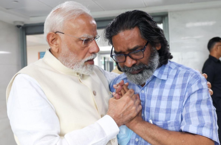 पीएम मोदी ने गंगाराम अस्पताल पहुंचकर शिबू सोरेन को दी श्रद्धांजलि, भावुक हुए सीएम हेमंत सोरेन