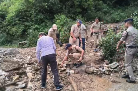 चमोली आपदा : नंदानगर में बचाव कार्य तेज, डीएम बोले- लापता लोगों की तलाश में जुटी टीमें