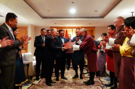 भूटान के प्रधानमंत्री शेरिंग तोबगे से मिलना मेरे लिए सम्मान की बात : गौतम अदाणी