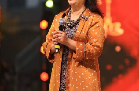 टोरंटो में फराह खान ने धूमधाम से मनाई दिवाली, लॉन्च किए शानदार फायरवर्क्स