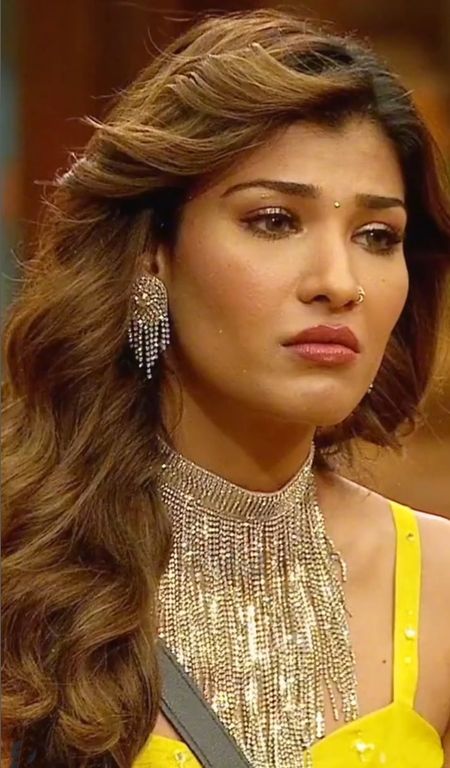 ‘सलमान खान से कठोर शब्द सुनना आसान नहीं था’, बिग बॉस 19 से बाहर होने के बाद नेहल चुडासमा ने दी प्रतिक्रिया