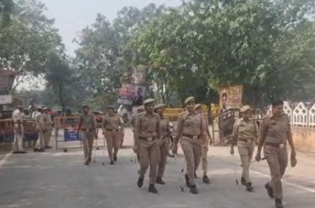 नोएडा: सूरजपुर जिला मुख्यालय पर किसानों का प्रदर्शन, कई जिलों से पहुंच रहे किसान