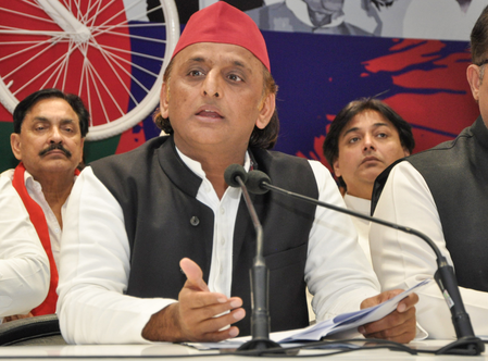 एग्जिट पोल में सिर्फ भूमिका बना रहे हैं, ताकि ये लोग बेईमानी कर सकें: अखिलेश यादव