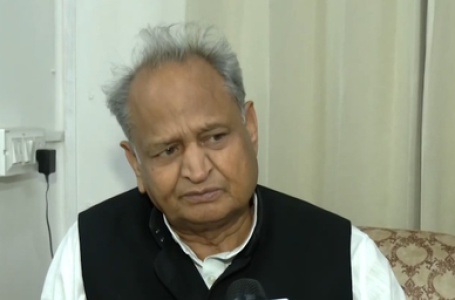 सरकार को अगर डेमोक्रेसी में विश्वास है तो मुख्य चुनाव आयुक्त को हटा देना चाहिए: अशोक गहलोत