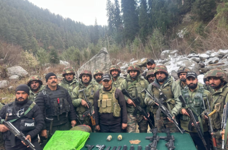 जम्मू-कश्मीर: हंदवाड़ा में सुरक्षा बलों ने आतंकी साजिश का किया भंडाफोड़, गोला-बारूद बरामद