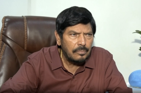 भारत का संविधान मजबूत, नेपाल, श्रीलंका और बांग्लादेश जैसे नहीं बनेंगे हालात: रामदास आठवले