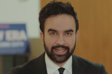 व्हाइट हाउस ने न्यूयॉर्क मेयर ममदानी के वीडियो के बाद आईसीई एजेंट्स पर हमलों में बढ़ोतरी की चेतावनी दी