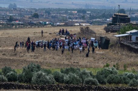 Displaced Syrians protest in Israeli-occupied Golan heights