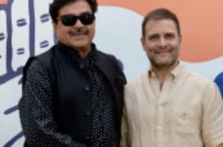 Rebel BJP Shatrughan Sinha with Cong chief Rahul Gandhi on Thursday