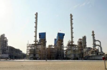Oil prices rise as Saudi Arabia announces output cuts