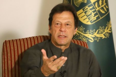 Imran Khan asks US to delink Afghan citizens from Taliban