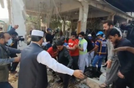 At least 15 killed in explosion in bank premises in Karachi