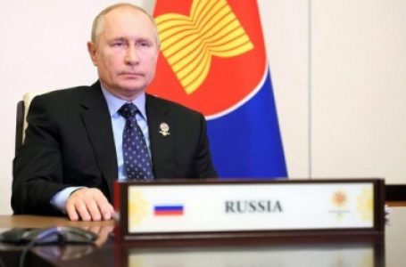 Putin imposes martial law in former Ukrainian regions