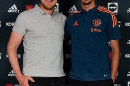 Zidane Iqbal signs long-term contract with Manchester United