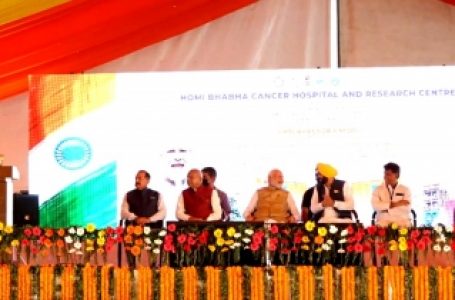 Rare show of bonhomie as Modi opens cancer hospital in Punjab