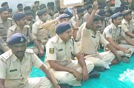 Hundreds of jail police personnel go on mass CL in Gujarat