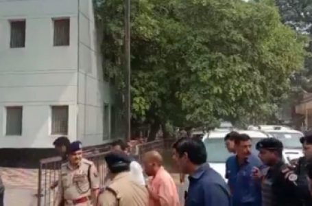 Kanpur bus accident: Yogi visits injured in hospital