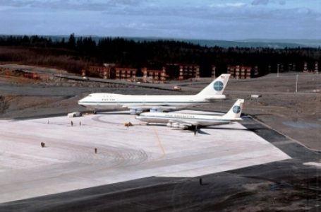 Boeing delivers last 747 jumbo jets
