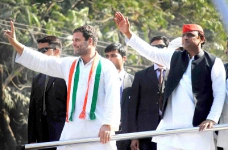 In a first, Akhilesh supports Rahul